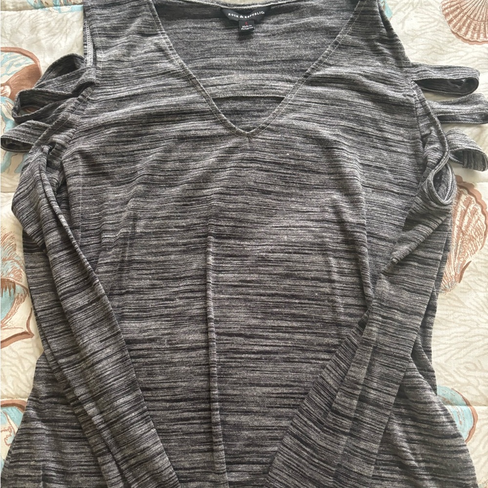 Rock & Republic Gray Long Sleeve Cut Out Blouse